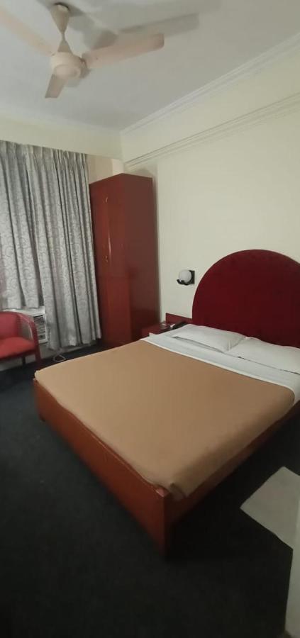 Hotel Goutham Manor Ченнаи Экстерьер фото